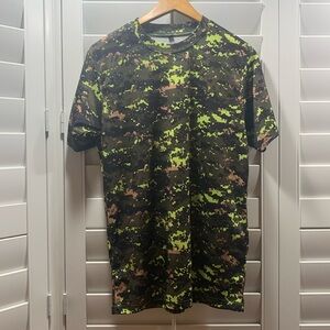 S.G.S Men’s Medium CADPAT Forest Camo T-Shirt